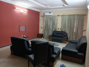 3 bedroom House for rent Derin’s Court,onireke Adamasingba Ibadan Oyo