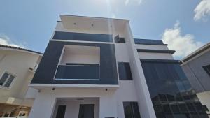 6 bedroom Flat / Apartment for sale Osapa london Lekki Lagos