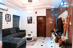 3 bedroom Flat / Apartment for shortlet Oyebanji Lawal Egbeda Alimosho Lagos