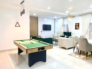 2 bedroom Flat / Apartment for shortlet Lekki Lagos