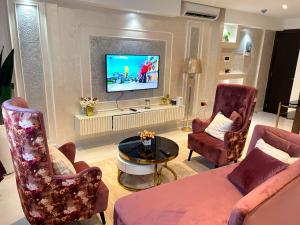 1 bedroom Flat / Apartment for shortlet Behind Zenith Car Park Adeola Odeku Victoria Island Lagos