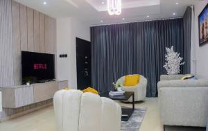2 bedroom House for shortlet Ikeja GRA Ikeja Lagos