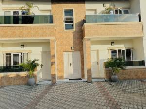 2 bedroom House for shortlet Surulere Lagos