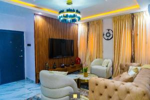 2 bedroom Flat / Apartment for shortlet Adekunle Yaba Lagos