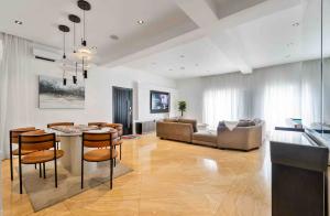 3 bedroom Flat / Apartment for shortlet Gerard road Ikoyi Lagos