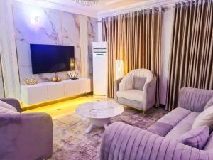 3 bedroom Flat / Apartment for shortlet Mende Maryland Lagos
