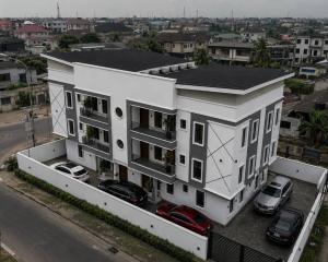 3 bedroom Flat / Apartment for sale Cmd Road, Magodo Magodo Kosofe/Ikosi Lagos