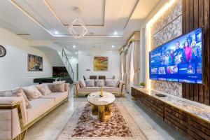 4 bedroom Flat / Apartment for shortlet Victoria Bay Estate Ikate Lekki Lagos
