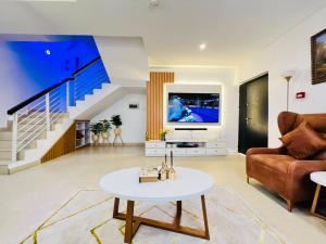 House for shortlet Off Admiralty Lekki Phase 1 Lekki Lagos