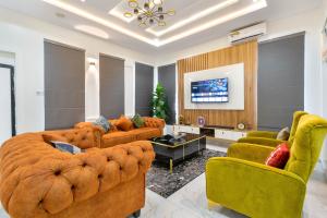 4 bedroom House for shortlet Off Van Daniel Street, Van Daniel's Estate, orchid Lekki Lagos