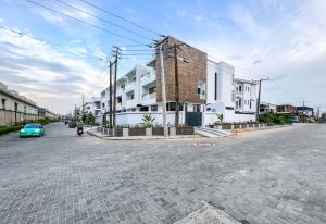 5 bedroom House for sale Lekki Enclaves Estate, Besides Nike Art Gallery Lekki Lagos