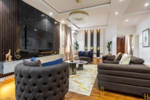 5 bedroom House for shortlet Off Admiralty Lekki Phase 1 Lekki Lagos