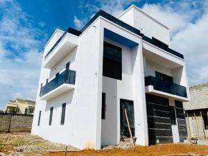 5 bedroom House for sale 7th Avenue Gwarinpa Abuja