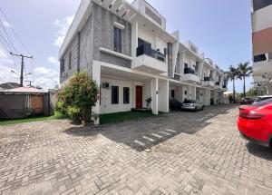 4 bedroom House for rent Mobile Road Ilaje Ajah Lagos
