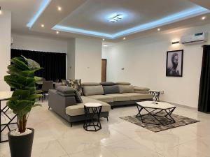 3 bedroom House for shortlet ONIRU Victoria Island Lagos