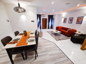 3 bedroom Flat / Apartment for rent Off Admiralty Way Lekki Phase 1 Lekki Lagos
