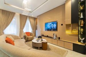 2 bedroom House for shortlet Freedom Way Lekki Lagos