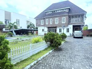 5 bedroom House for sale Pinnock Beach Estate Osapa london Lekki Lagos