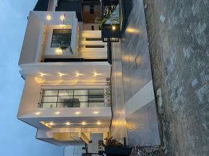 5 bedroom House for sale Lekki Lagos