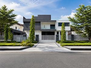 5 bedroom House for rent Osapa london Lekki Lagos