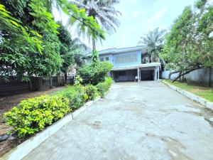 5 bedroom Commercial Property for rent Lekki Right Lekki Phase 1 Lekki Lagos