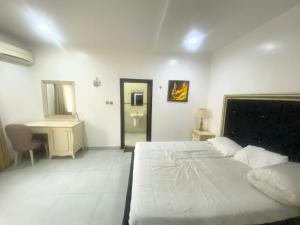 1 bedroom Flat / Apartment for rent Ikoyi Mosley Road Ikoyi Lagos