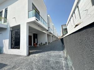 4 bedroom House for sale Ikota Chevron Toll Gate Lekki Lagos