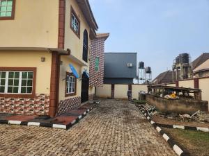 5 bedroom House for sale Oke Badan Estate Alao Akala Way Akobo Akobo Ibadan Oyo