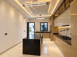 4 bedroom House for sale Cowrie Creek Estate, Ikate Lekki Lagos State. Ikate Lekki Lagos