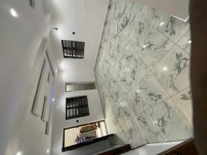3 bedroom Flat / Apartment for rent Alagomeji Yaba Lagos