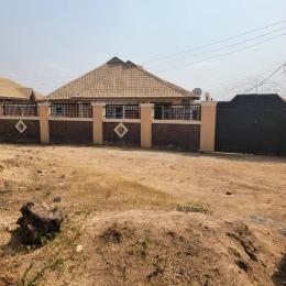 3 bedroom House for sale Taiwo Olobi, Powerline Moniya Express, Ibadan Oyo