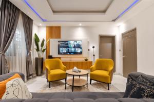 1 bedroom Commercial Property for shortlet Thomas estate Ajah Lagos