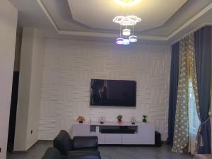 1 bedroom Flat / Apartment for shortlet Near Eleyele Roundabout Off Ologuneru Road Eleyele Ibadan Oyo