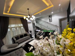 3 bedroom House for shortlet Opebi Ikeja Lagos
