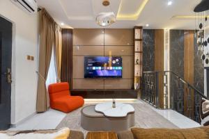 3 bedroom House for shortlet Ifako-gbagada Gbagada Lagos