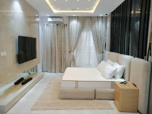 4 bedroom House for sale Lovely Environment Off Adeola Odeku Str, Victoria Island Lagos Adeola Odeku Victoria Island Lagos