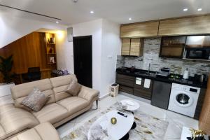 2 bedroom Flat / Apartment for shortlet Akanni Bashorun Lekki Phase 1 Lekki Lagos