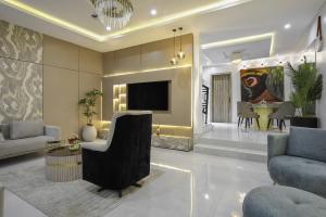 3 bedroom Flat / Apartment for shortlet Ajibulu Street Airport Road(Ikeja) Ikeja Lagos