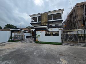 4 bedroom House for sale Ogui Road Enugu Enugu