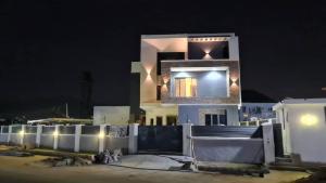 6 bedroom House for sale Kubwa Abuja