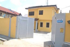 7 bedroom House for sale Off Ikotun Road, Ikotun/Igando Lagos