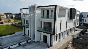 4 bedroom House for sale Lake View Park 1 Estate Opposite Vgc VGC Lekki Lagos