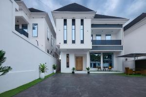 4 bedroom House for sale Omole phase 1 Ojodu Lagos