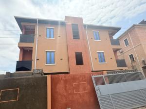1 bedroom Flat / Apartment for sale Obanikoro Shomolu Lagos