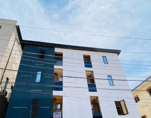 1 bedroom Flat / Apartment for sale Onike Yaba Lagos