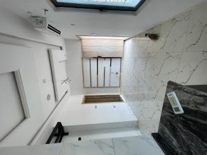 1 bedroom Flat / Apartment for rent Off Pedro Road, Charlie Boy, Gbagada Gbagada Lagos