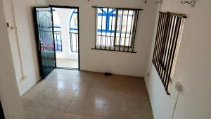 2 bedroom Flat / Apartment for rent By Ogunmefun Street Obanikoro Shomolu Lagos