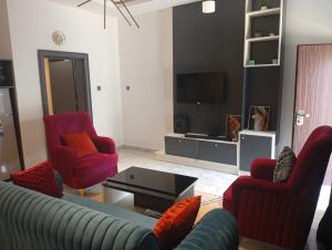 1 bedroom Flat / Apartment for shortlet F01 Tarred Road Kubwa Abuja