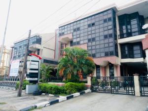 1 bedroom Commercial Property for rent Ligali Ayorinde Victoria Island Lagos