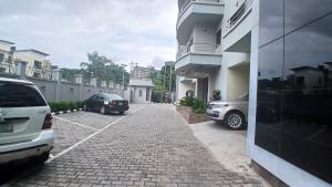 3 bedroom Flat / Apartment for sale Off Oba Adeyinka Oyekan Avenue Ikoyi Lagos
